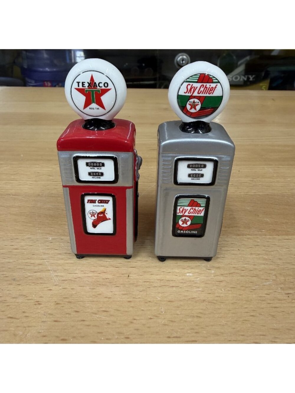 Texaco Fire Chief ~ Sky Chief 1950’s Replica Fuel Pumps Salt & Pepper Shaker